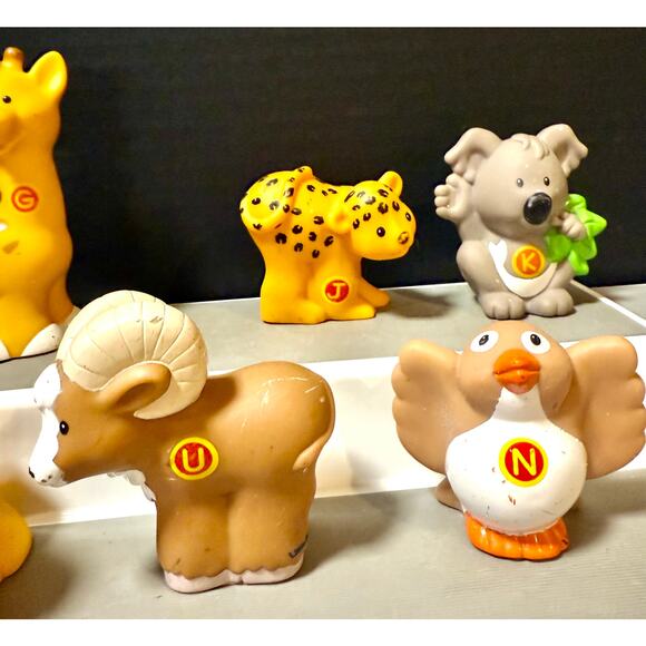 Fisher Price Little People 8 alphabet animals set 2 preowned zoo safari jungle - Picture 3 of 4